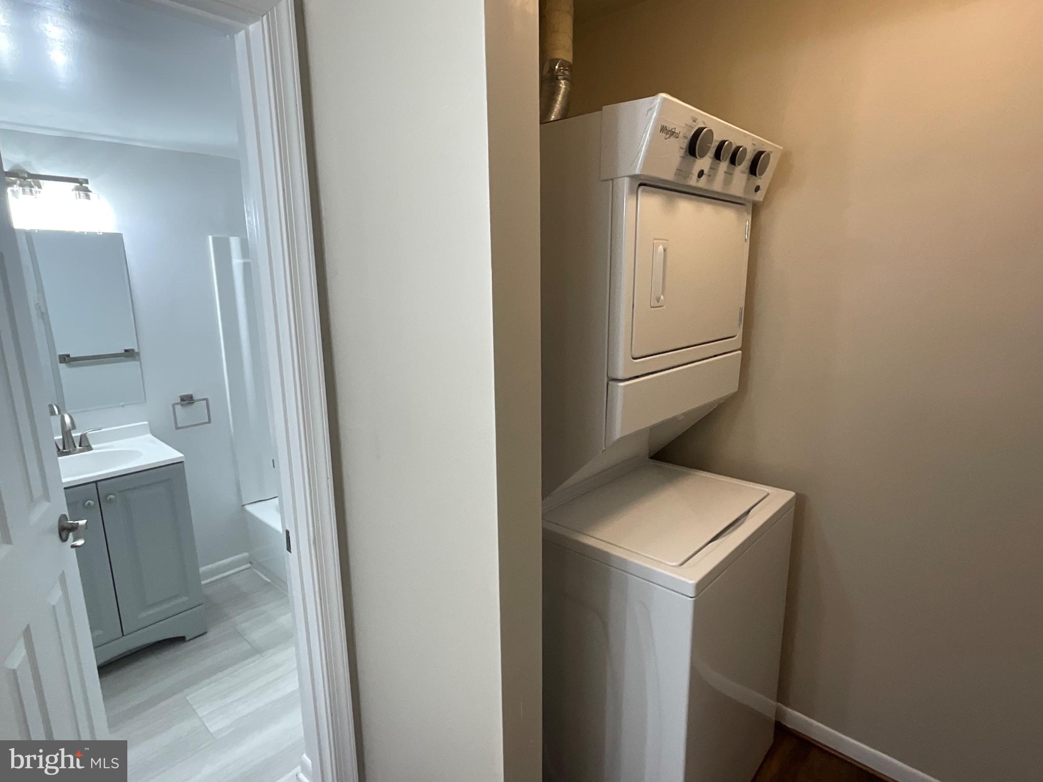 TREETOP CONDO - Residential