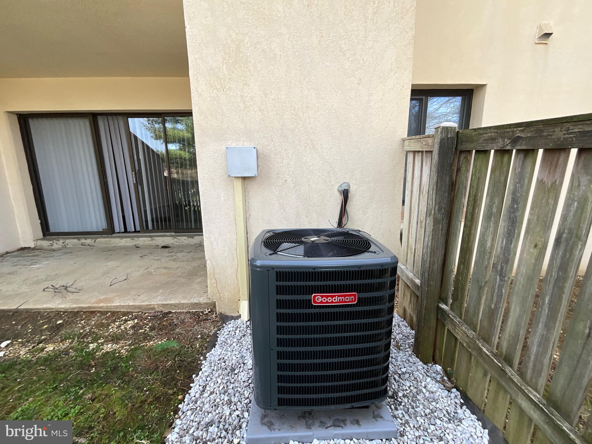 TREETOP CONDO - Residential