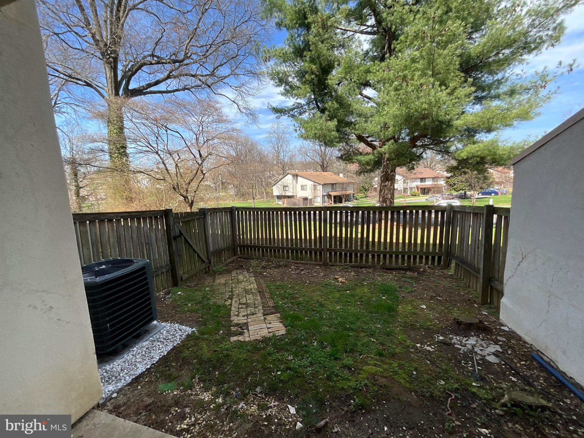 TREETOP CONDO - Residential