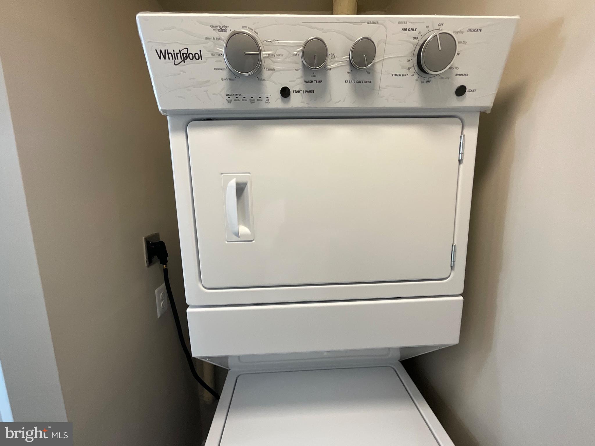 TREETOP CONDO - Residential