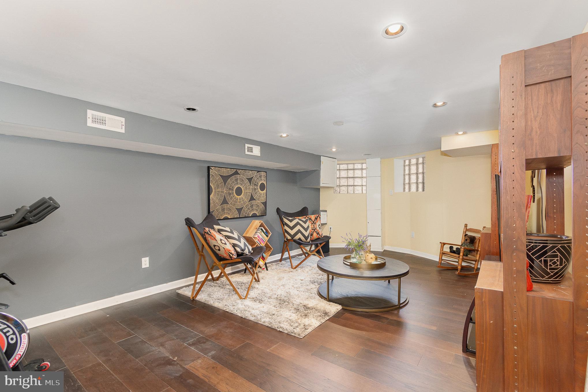 RESERVOIR HILL - Residential