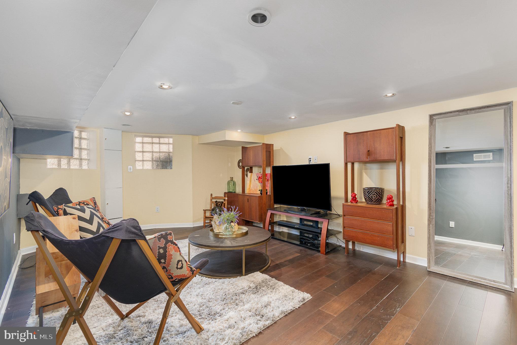 RESERVOIR HILL - Residential