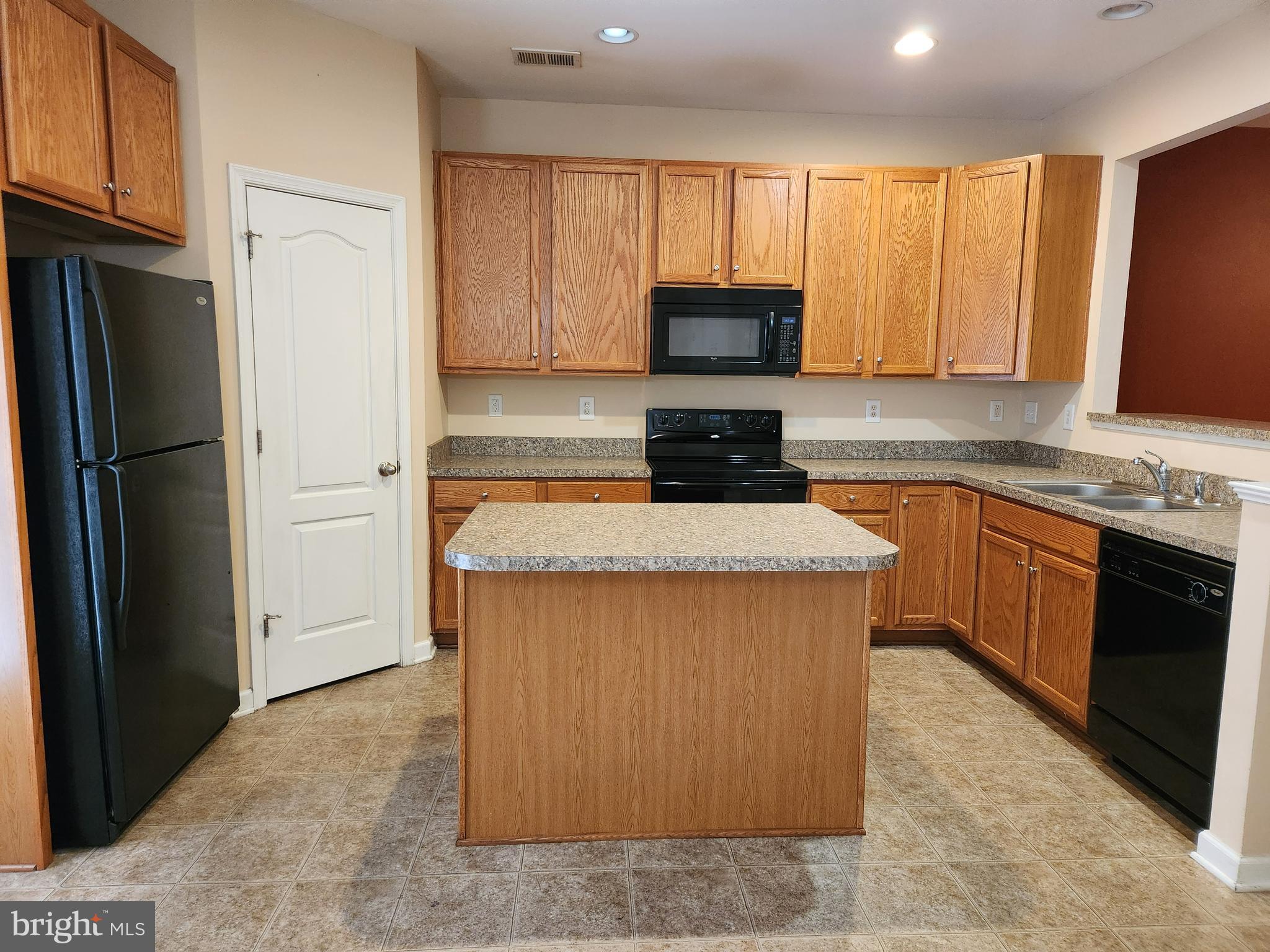 ARCHERS ROCK - Residential Lease