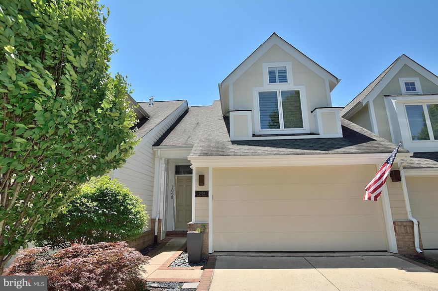 STUNNING, SPACIOUS, & CONTEMPORARY TH IN PRESTIGIOUS RESTON NEIGHBORHOOD NEAR THE NEW SILVER LINE METRO, BUT NOT ON TOP OF IT.  3800+ SF WITH SPECTACULAR VIEWS & DECK ACCESS OF LAKE AUDUBON.  OPEN & MODERN 5 LEVEL FLOOR PLAN WITH ELEVATOR.  LEVERAGES OUTDOOR BEAUTY 24X365, COMFORT, PRIVACY & GROUP ACTIVITIES.  UPGRADES: HARDWOODS, GRANITE, SS APPLIANCES, & LUX MBA.  NEAR SHOPPING, RESTON TWN CEN, WIEHLE AVE METRO, DULLES TOLL RD, FX COUNTY PKWY & DULLES AP. MUST HAVE A REAL ESTATE AGENT TO PREVIEW THE PROPERTY AND ASSIST WITH THE ON LINE APPLICATION.