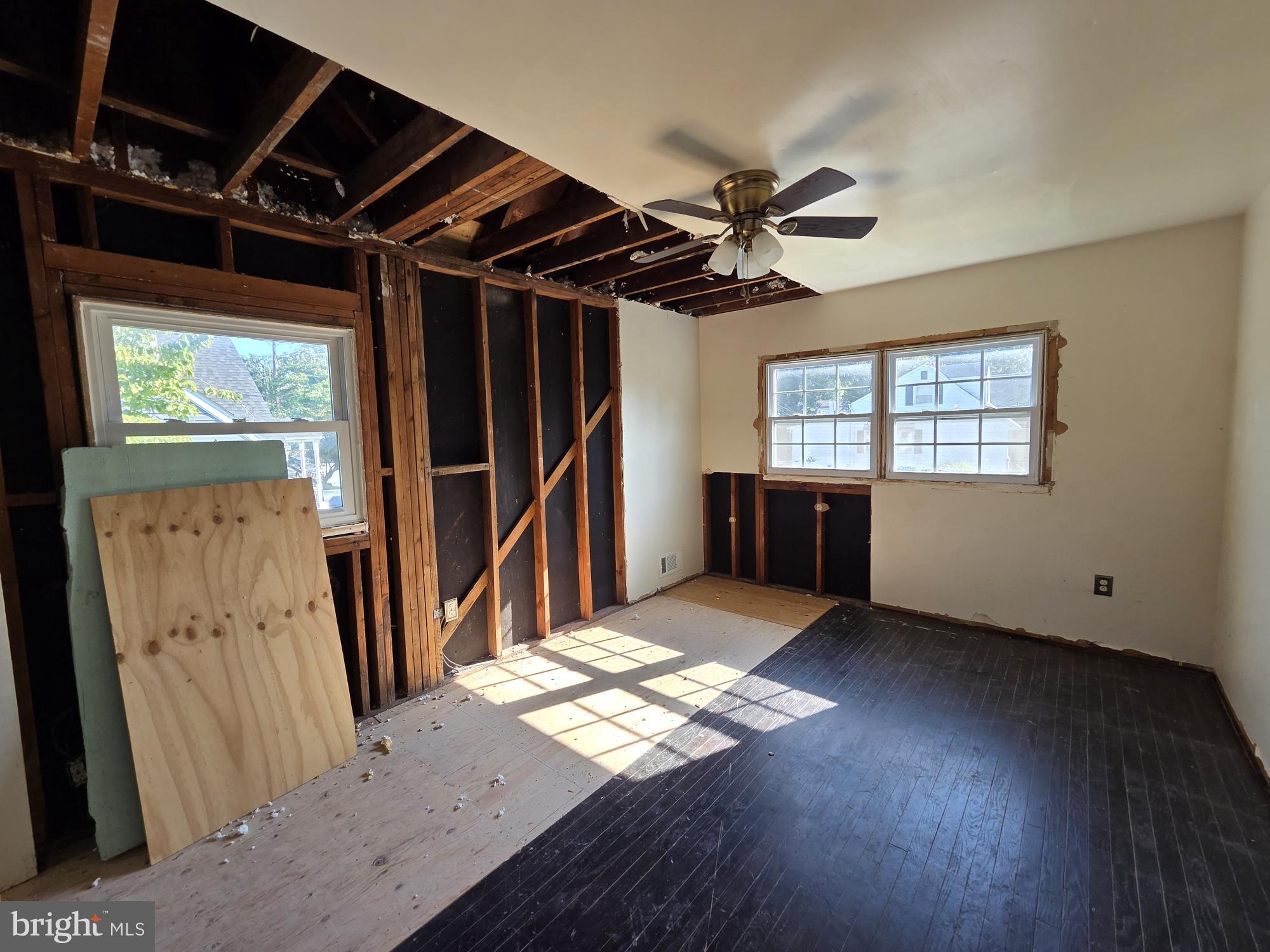 1022 GLENVILLA DRIVE