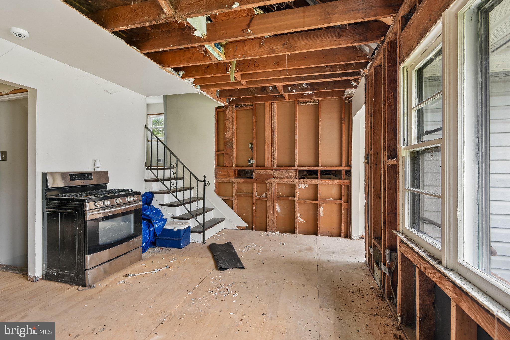 1022 GLENVILLA DRIVE