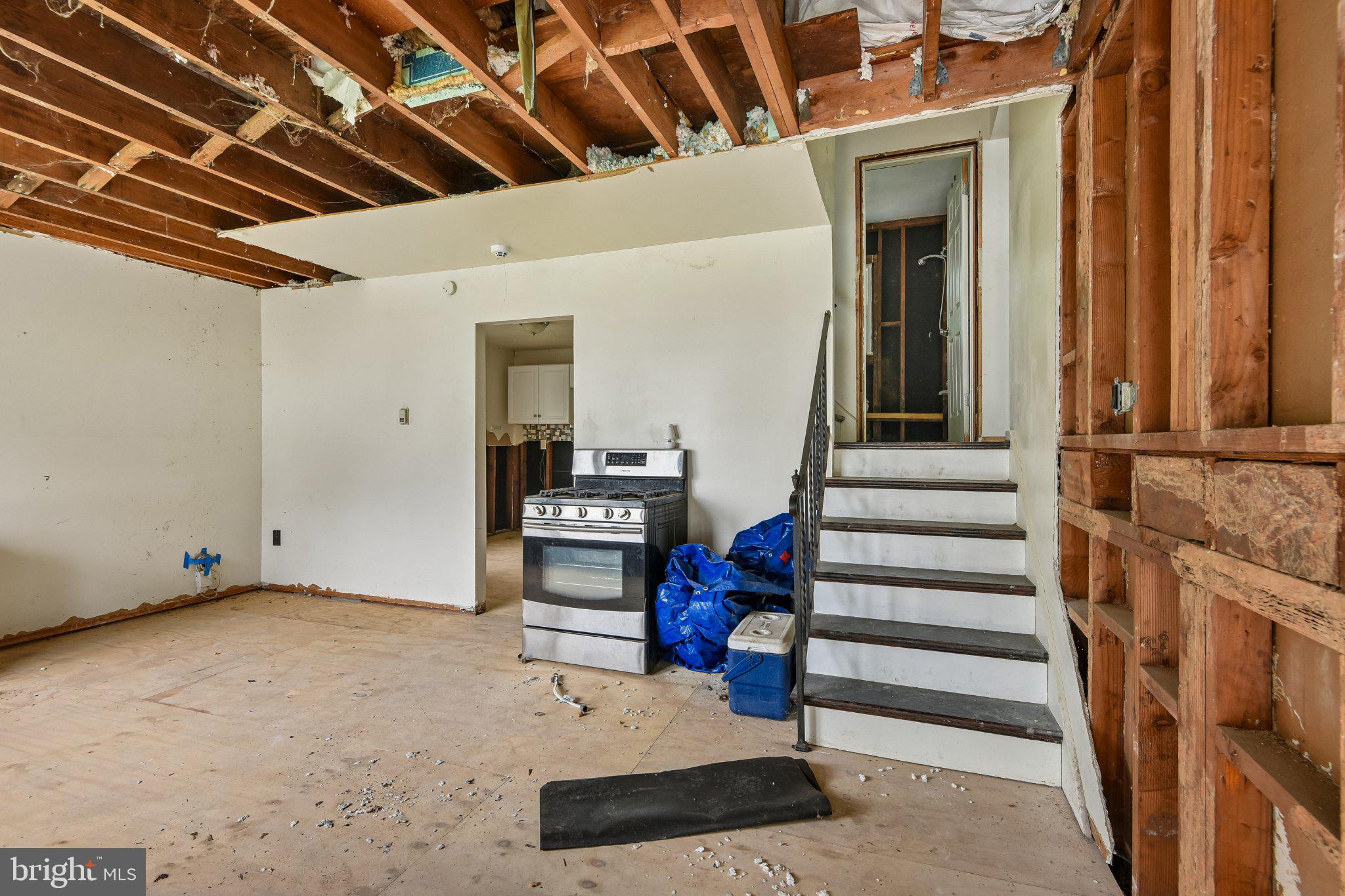 1022 GLENVILLA DRIVE