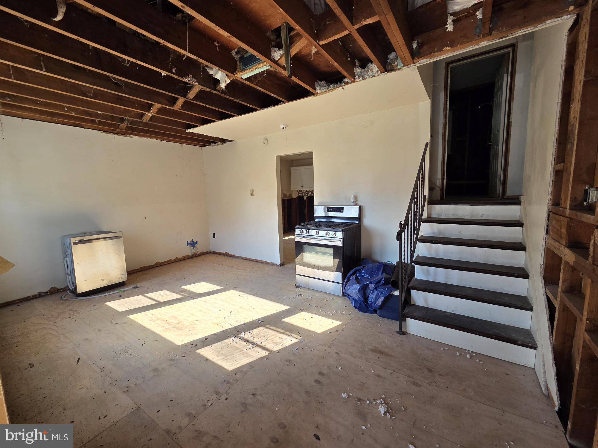 1022 GLENVILLA DRIVE