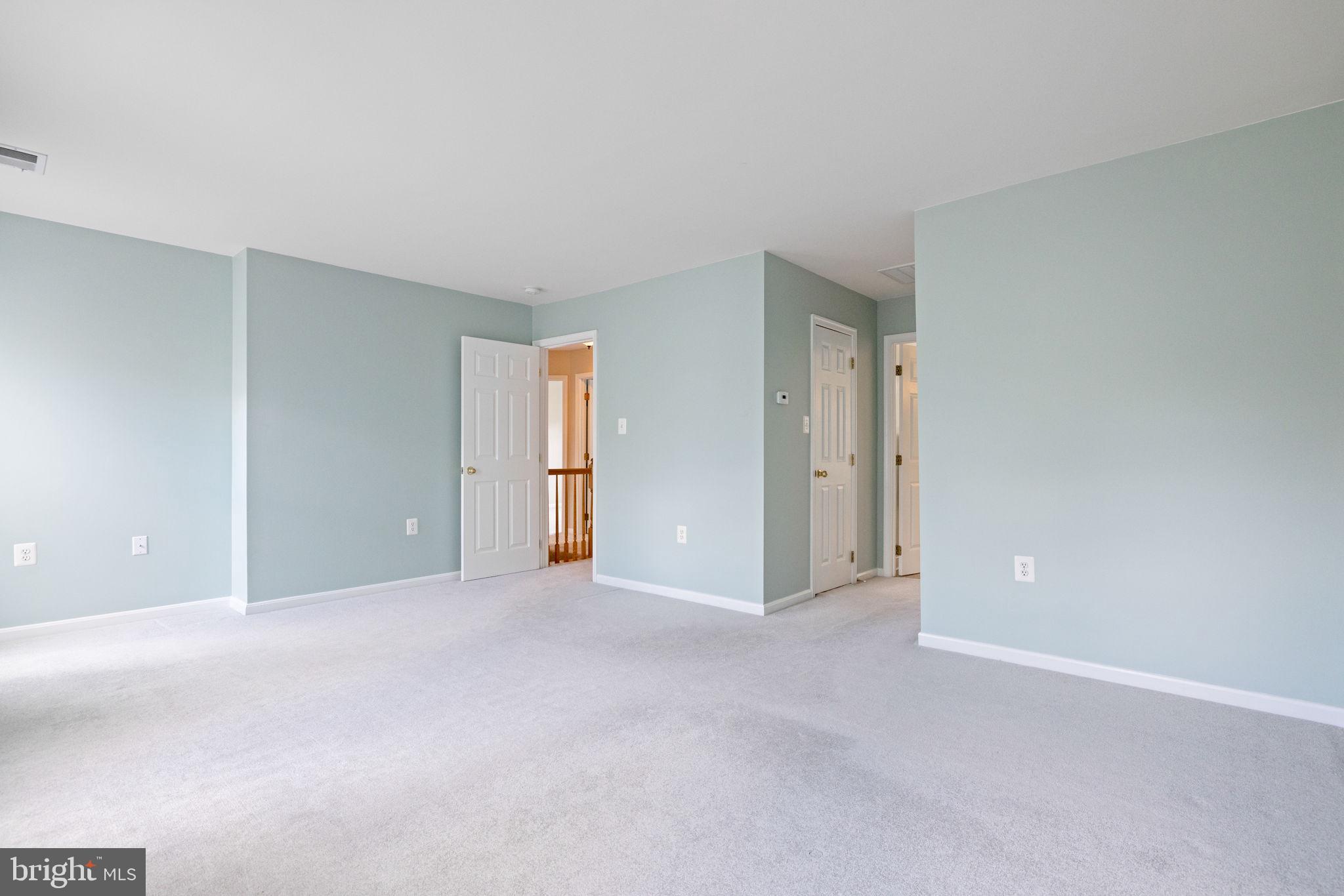 ROUND HILL - Residential