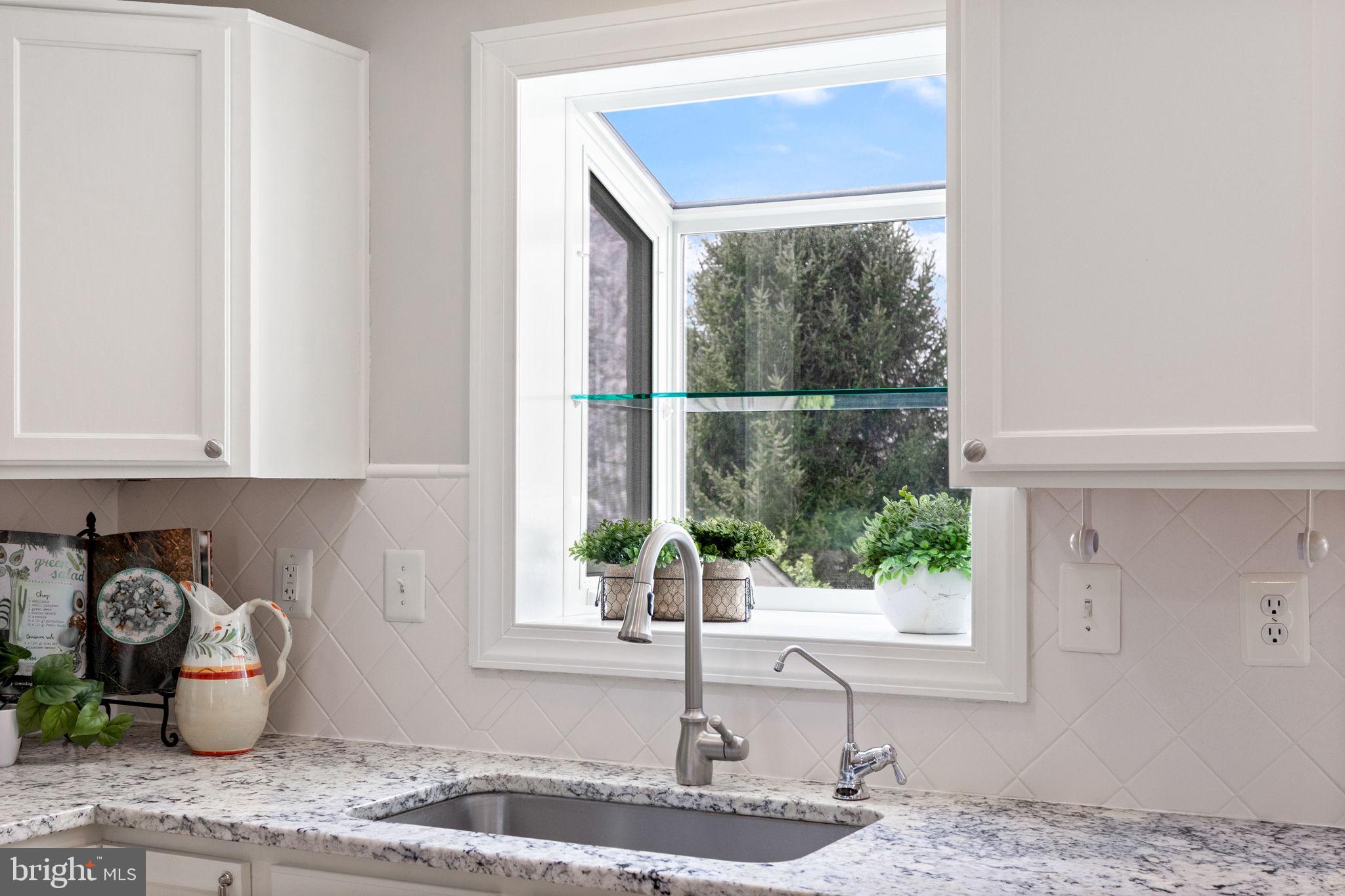 ROUND HILL - Residential