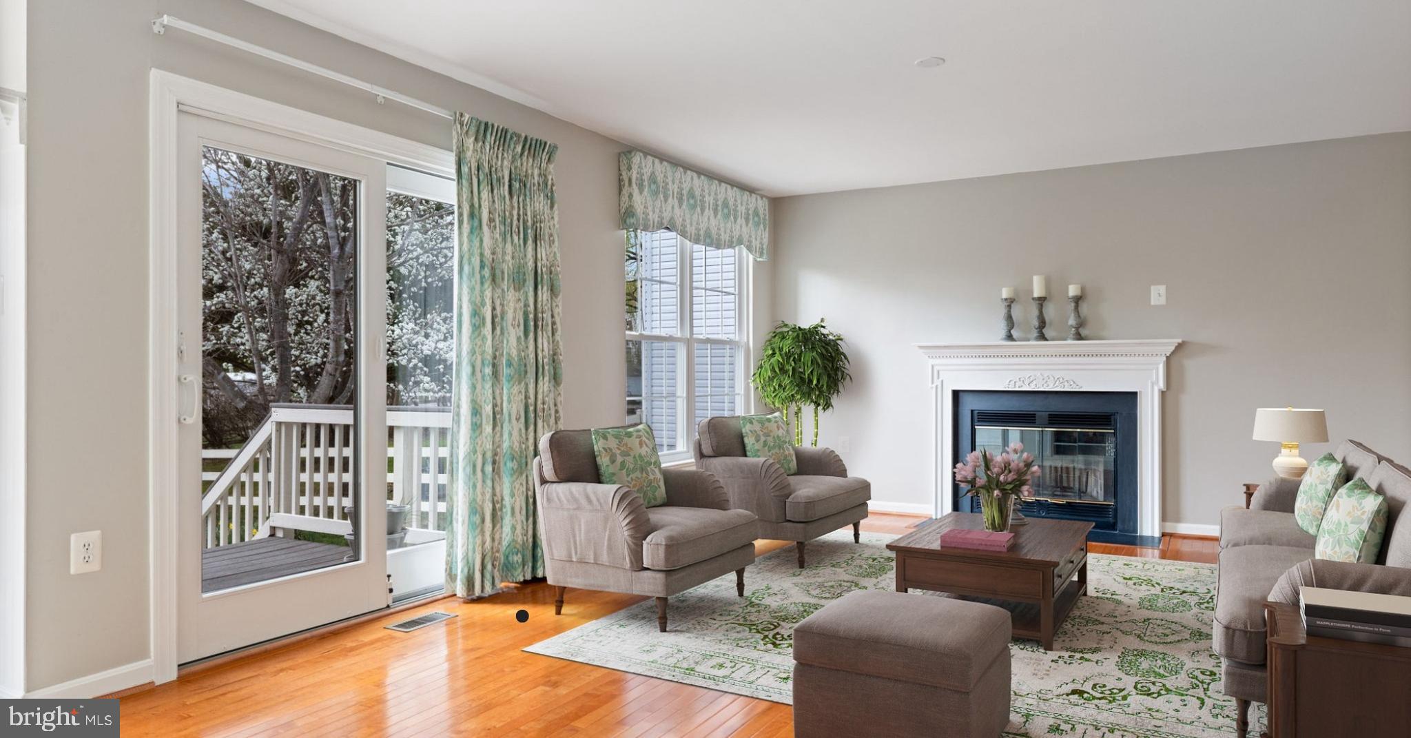 ROUND HILL - Residential