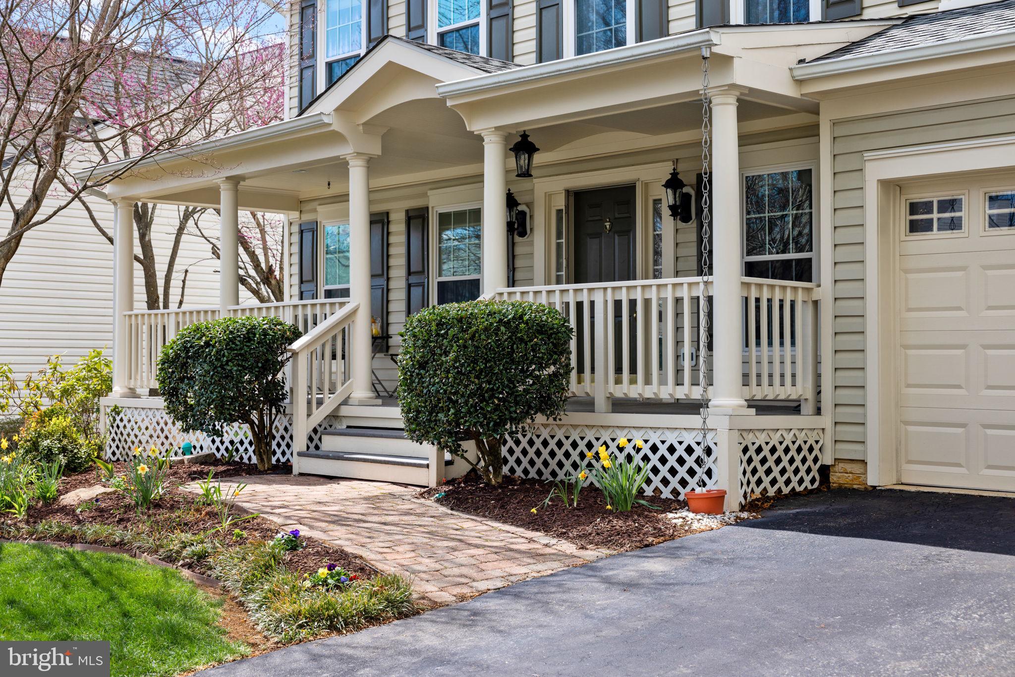 ROUND HILL - Residential