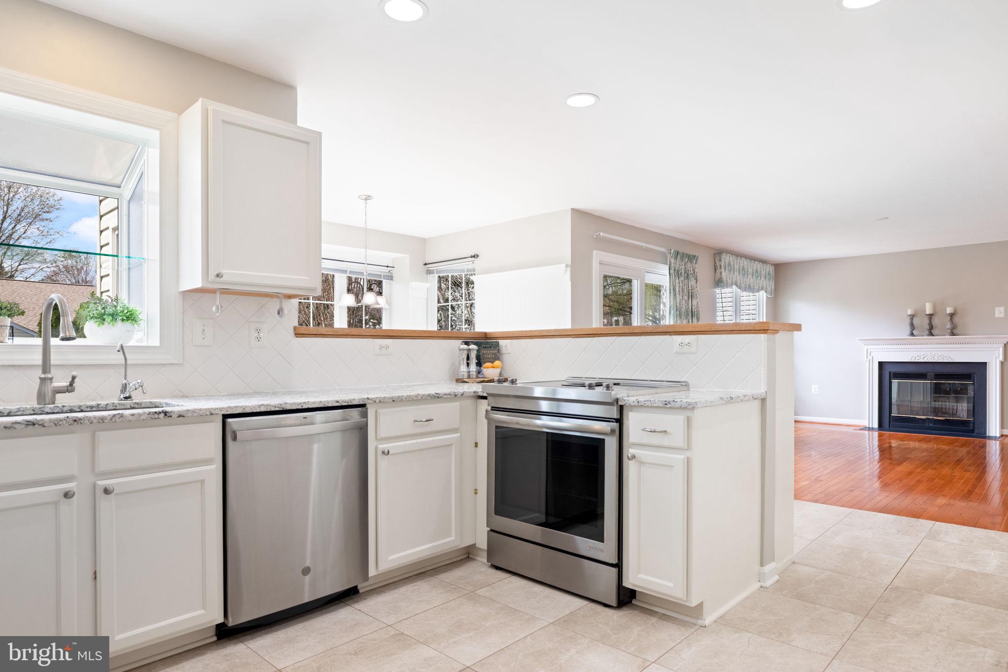 ROUND HILL - Residential