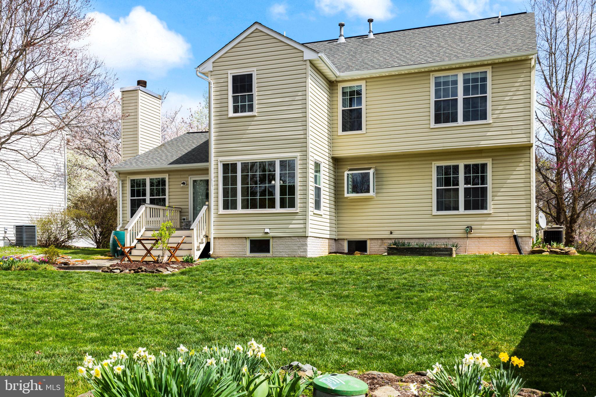 ROUND HILL - Residential