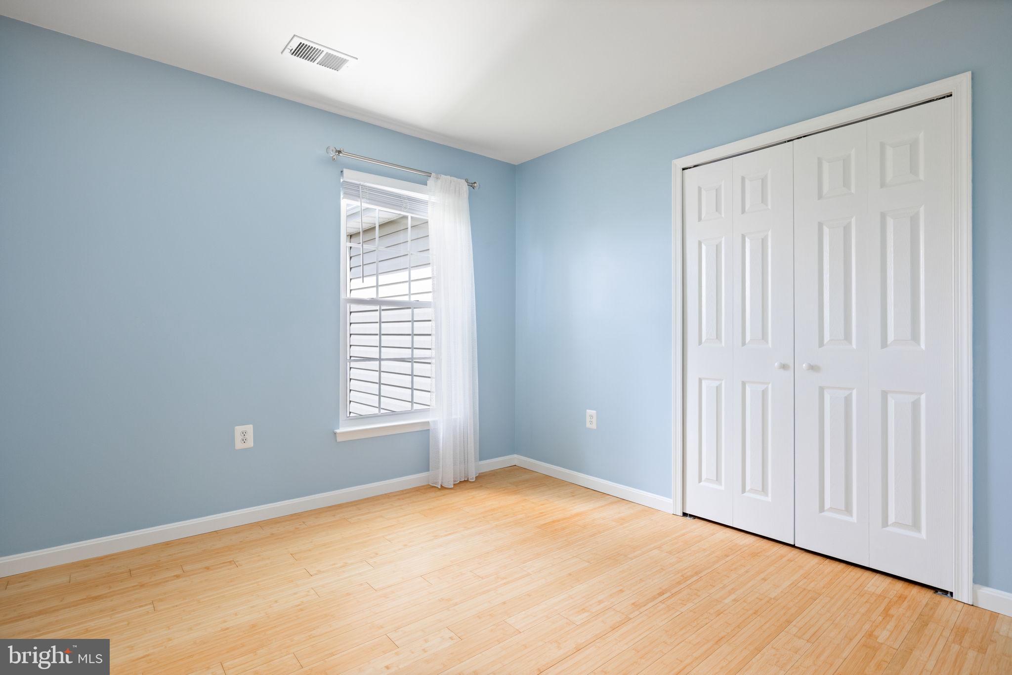 ROUND HILL - Residential