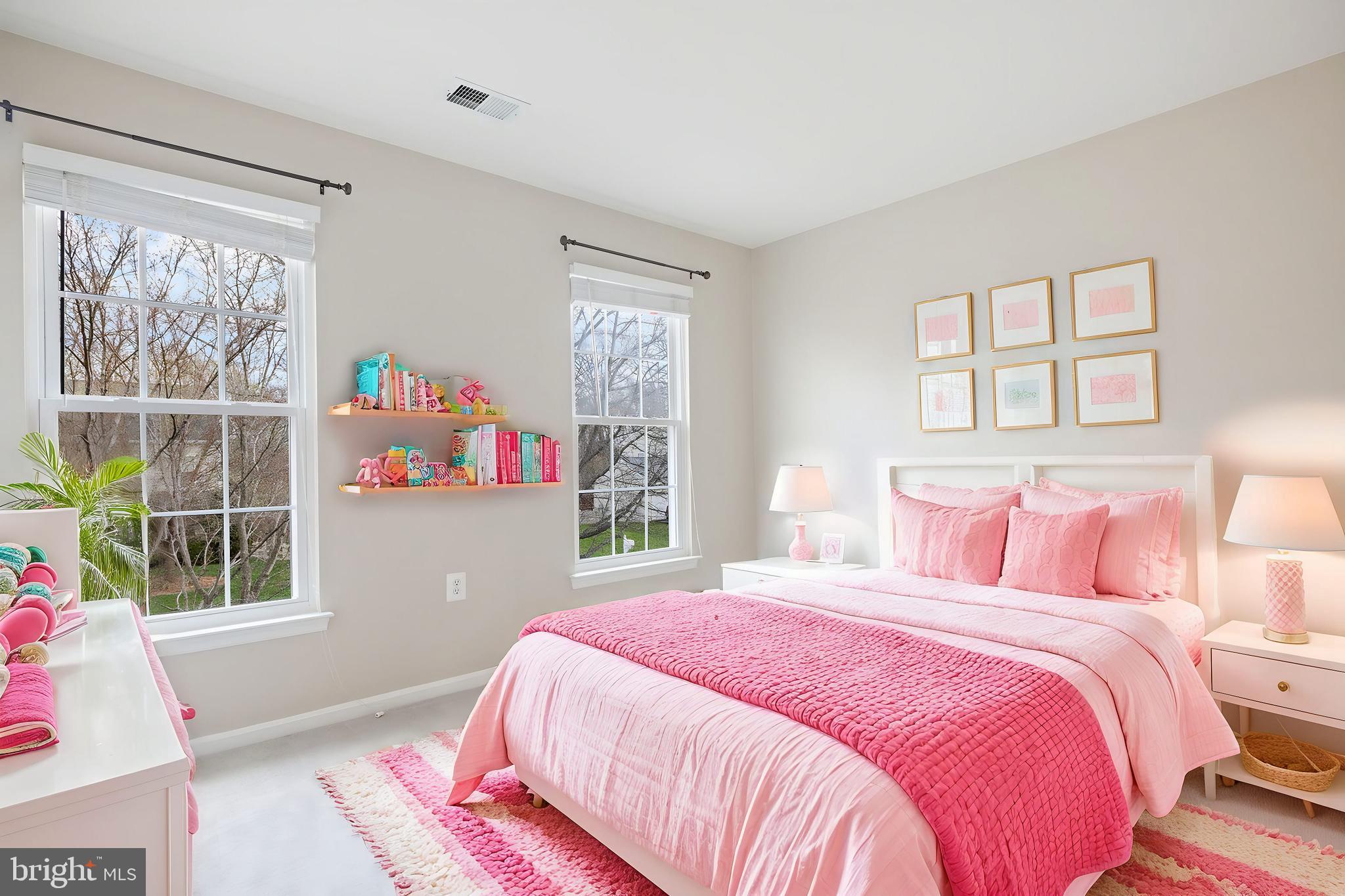 ROUND HILL - Residential