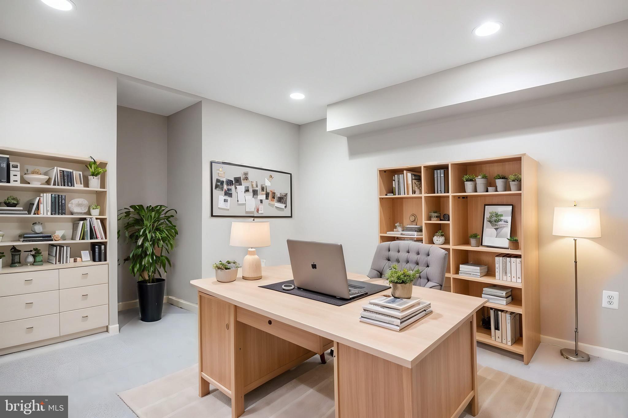 ROUND HILL - Residential