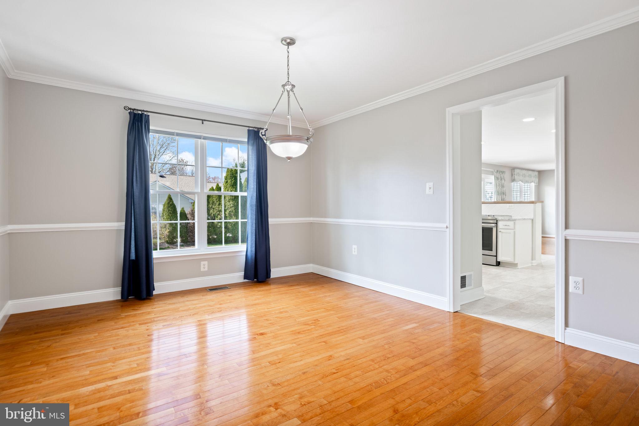 ROUND HILL - Residential