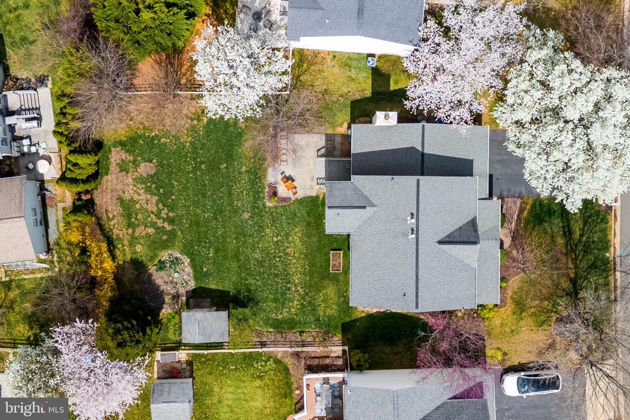 ROUND HILL - Residential