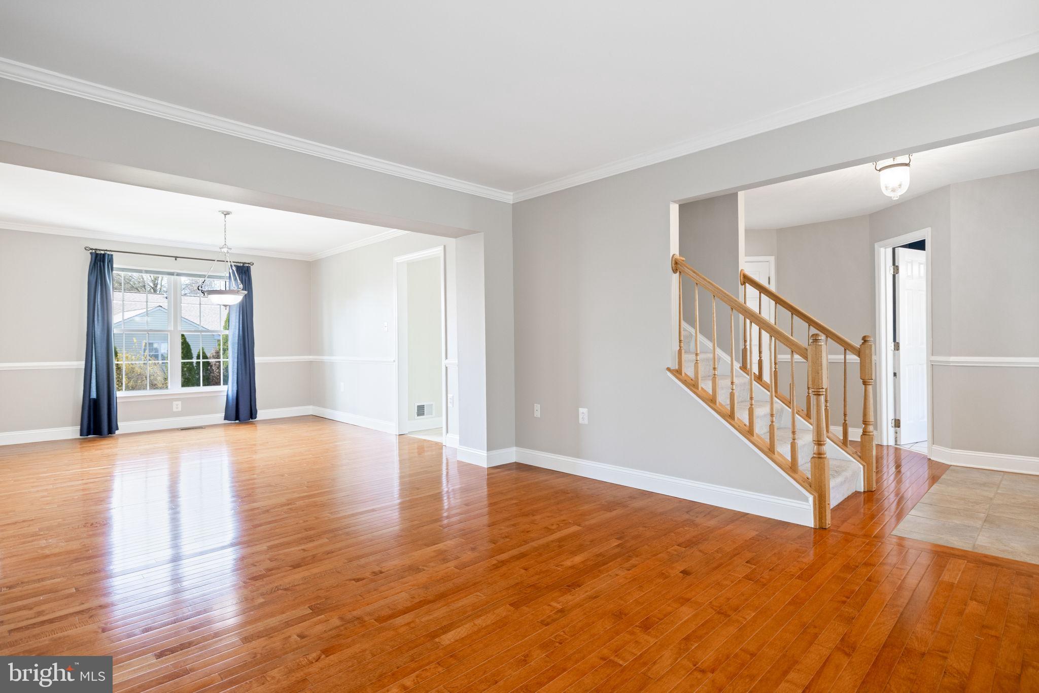 ROUND HILL - Residential