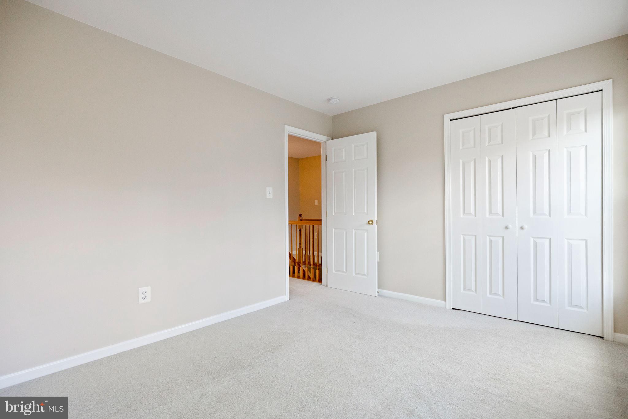 ROUND HILL - Residential