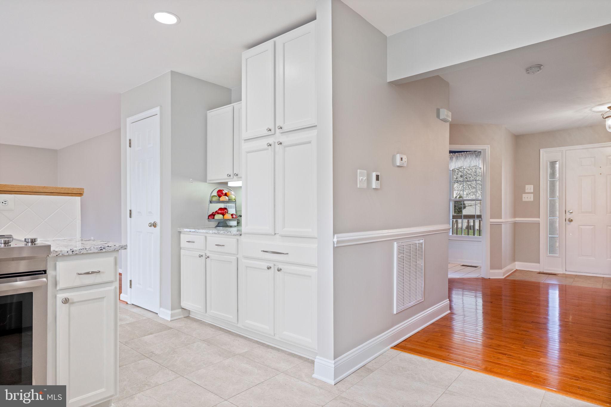 ROUND HILL - Residential