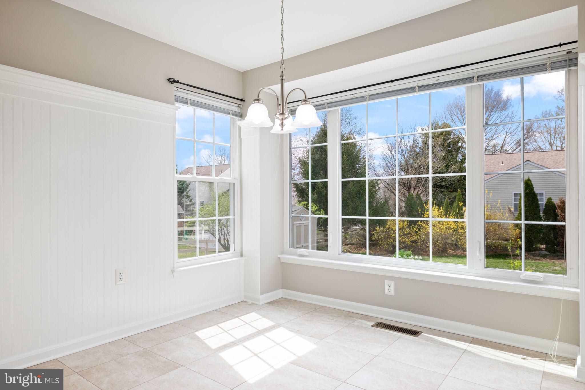 ROUND HILL - Residential