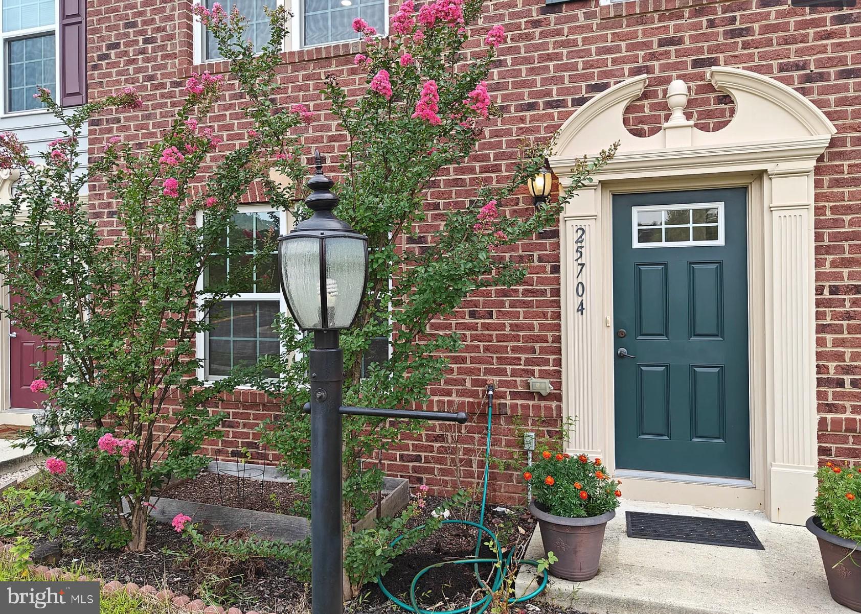 LOUDOUN CROSSING - Residential Lease