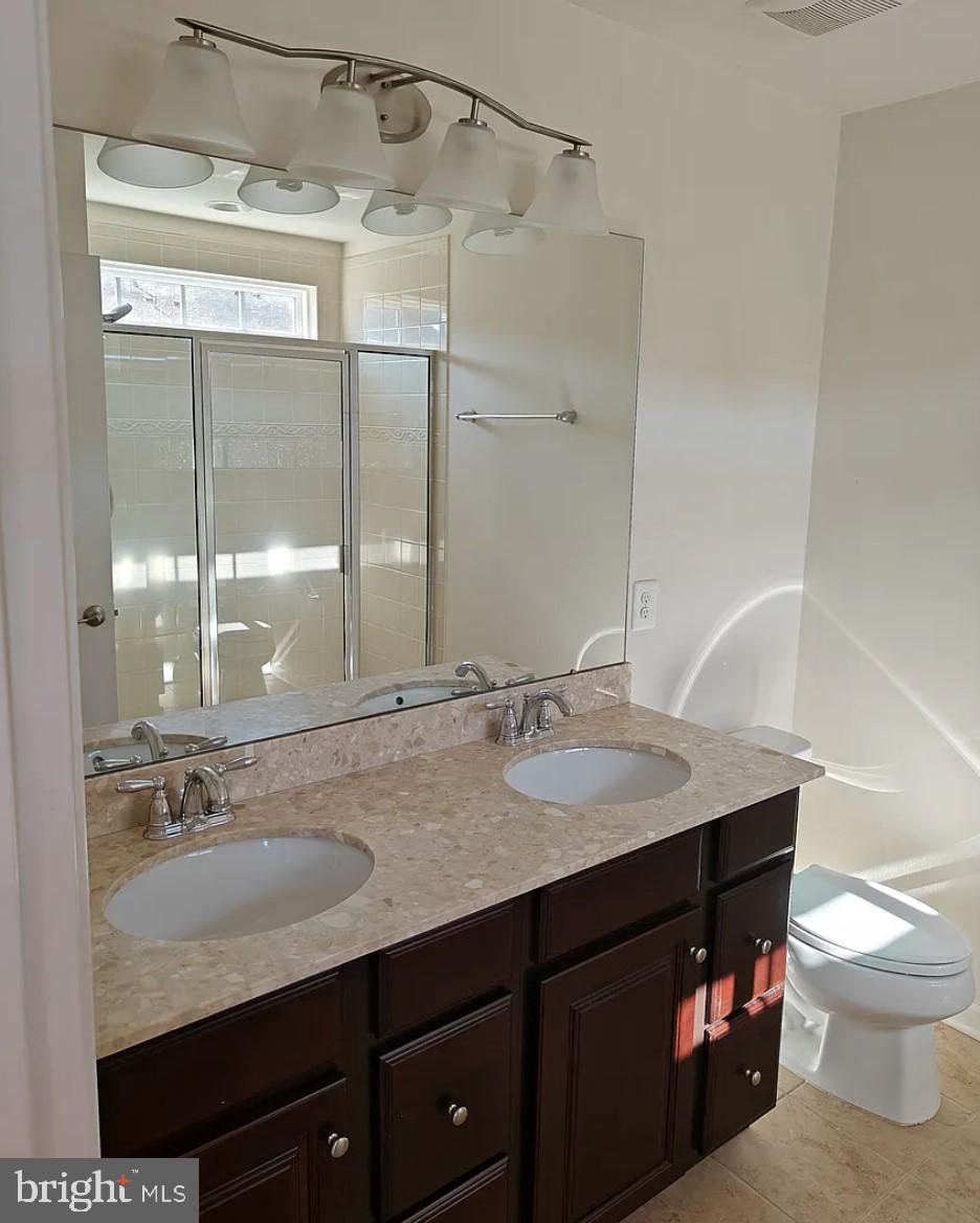 LOUDOUN CROSSING - Residential Lease