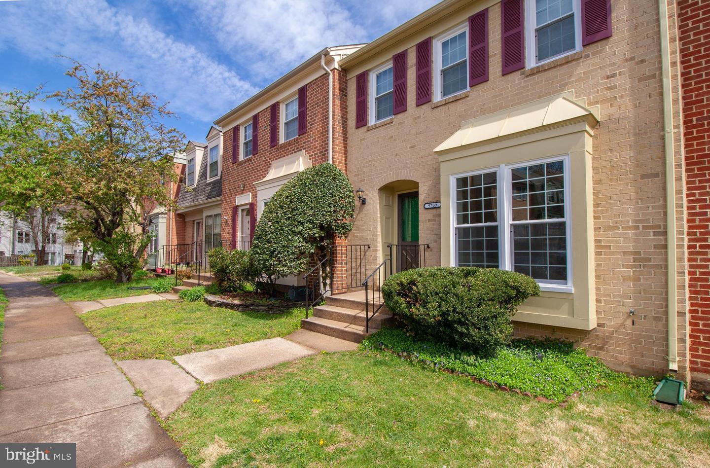 9709 LAKEPOINTE DRIVE