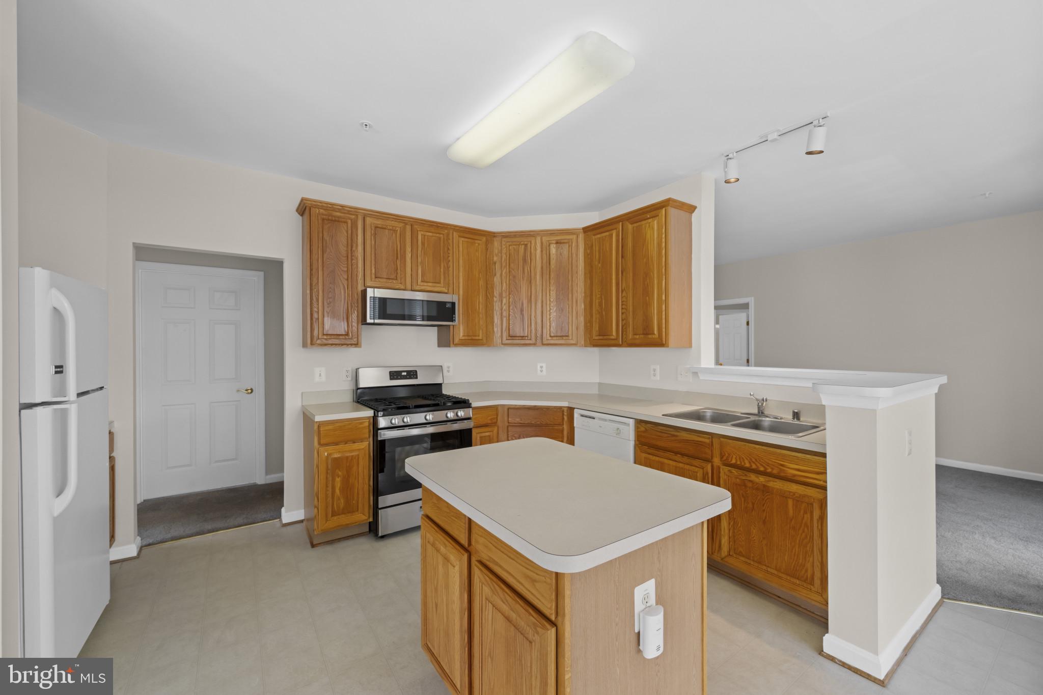 1303 SCOTTSDALE DRIVE J 351