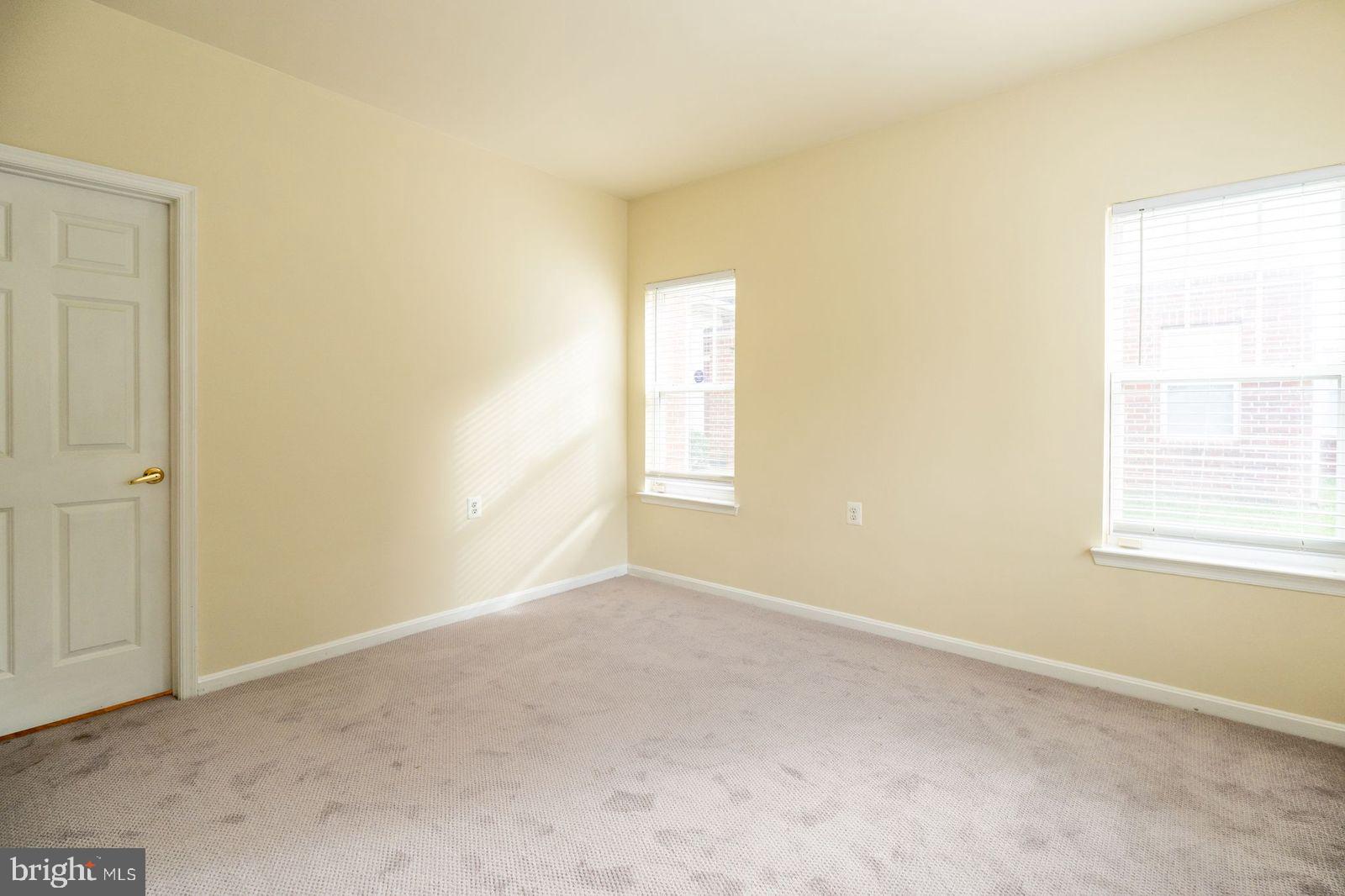 WINDSOR CROSSING - Residential Lease