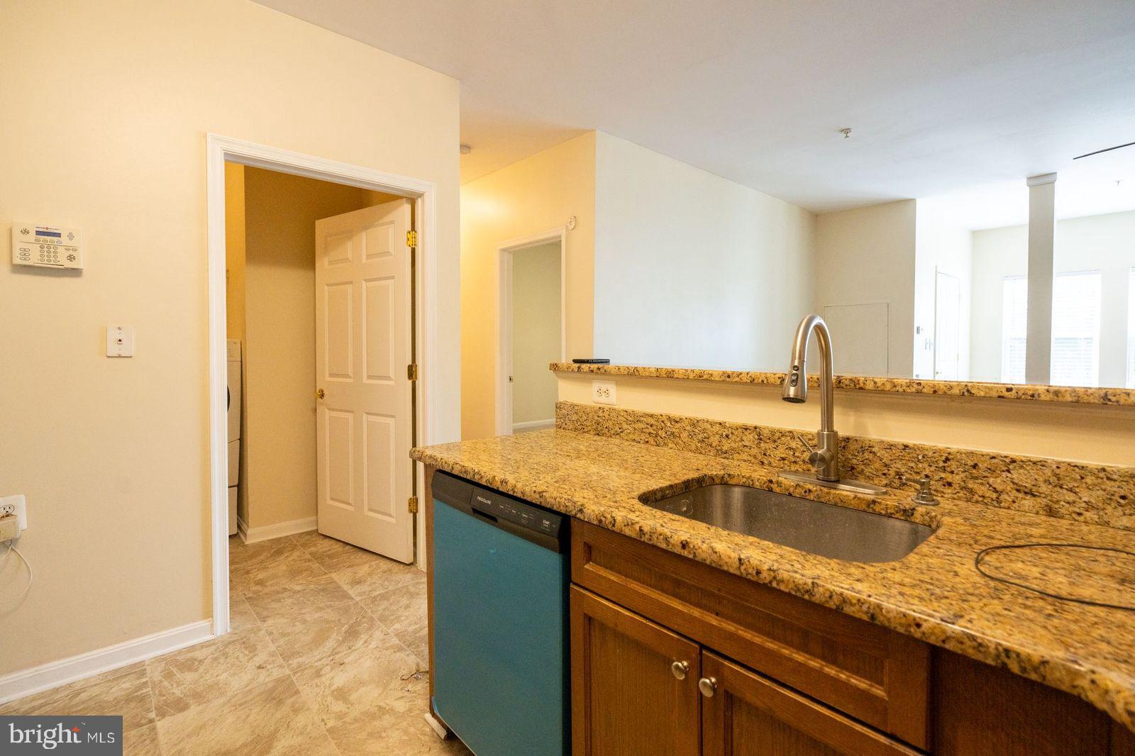 WINDSOR CROSSING - Residential Lease