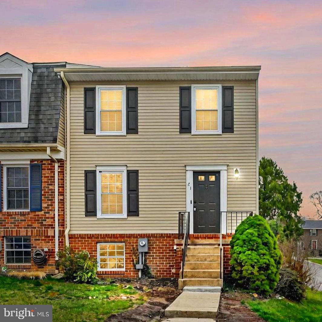 WOODSDALE MANOR - Residential