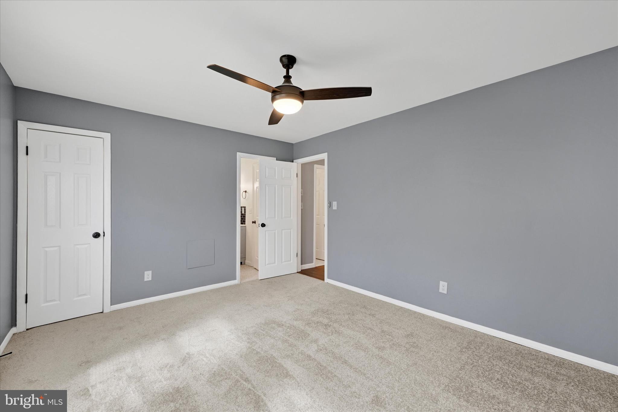 WOODSDALE MANOR - Residential