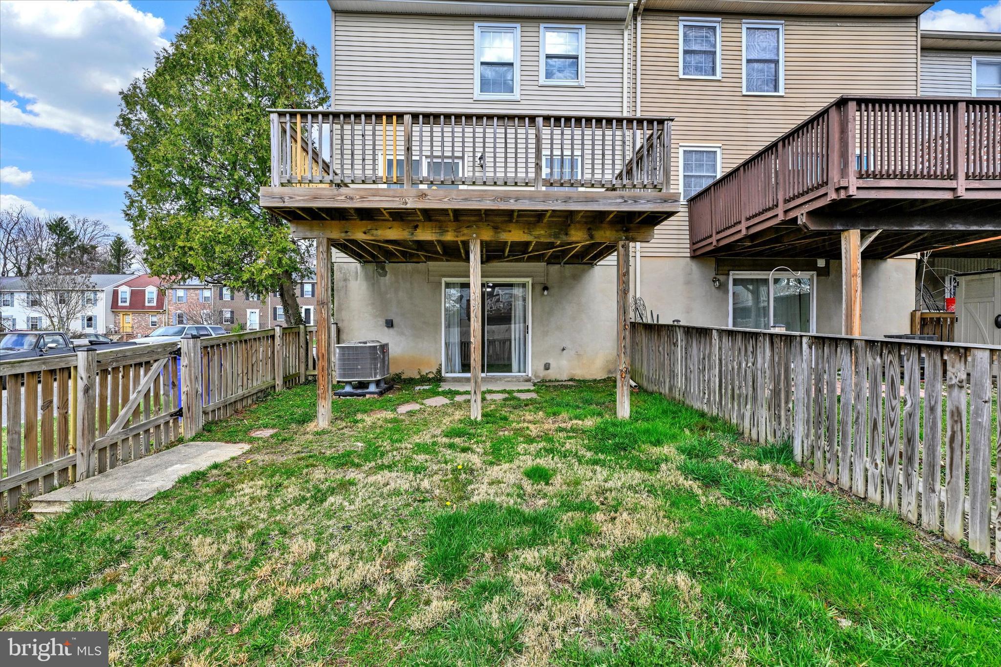 WOODSDALE MANOR - Residential