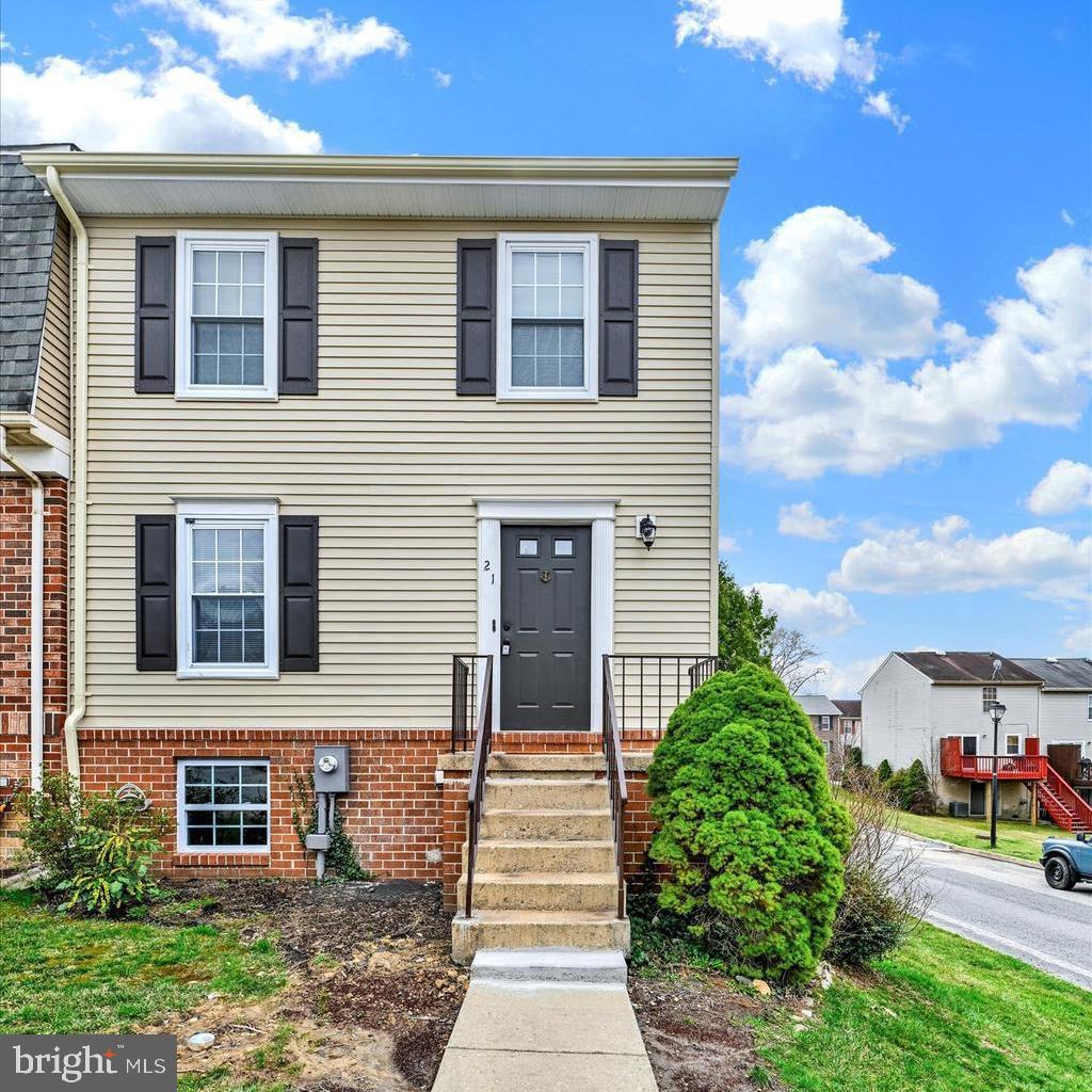 WOODSDALE MANOR - Residential