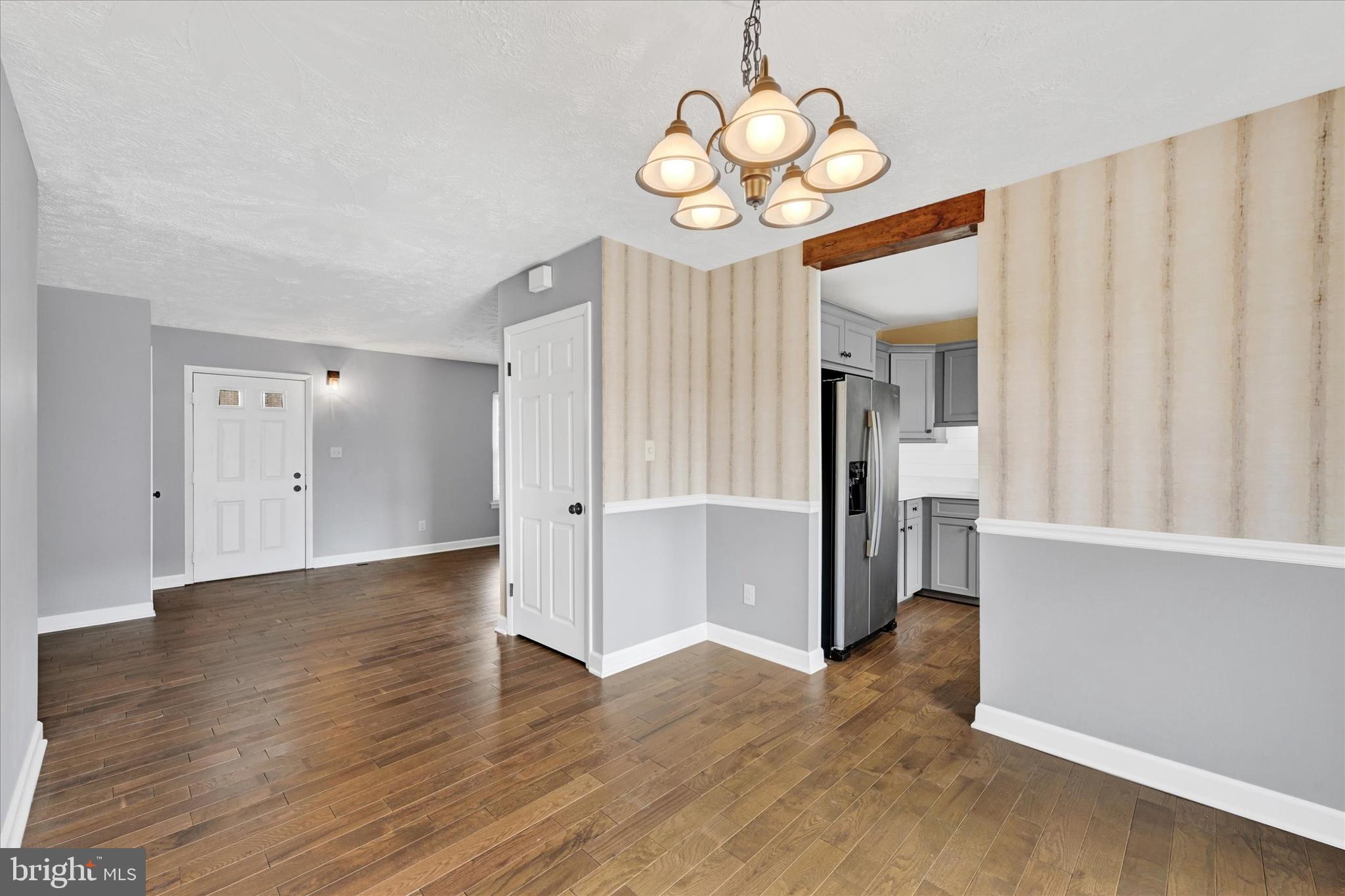 WOODSDALE MANOR - Residential