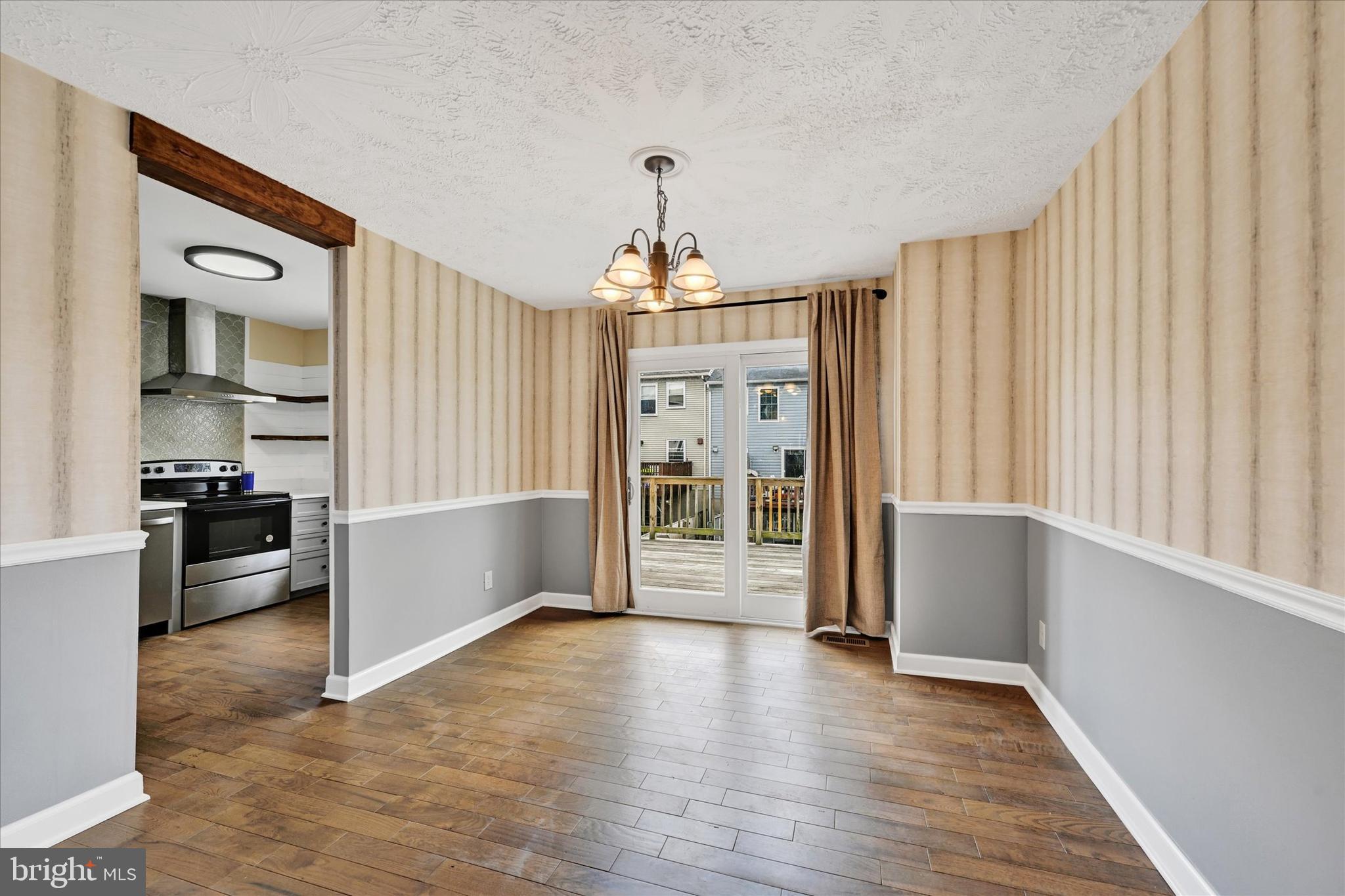 WOODSDALE MANOR - Residential