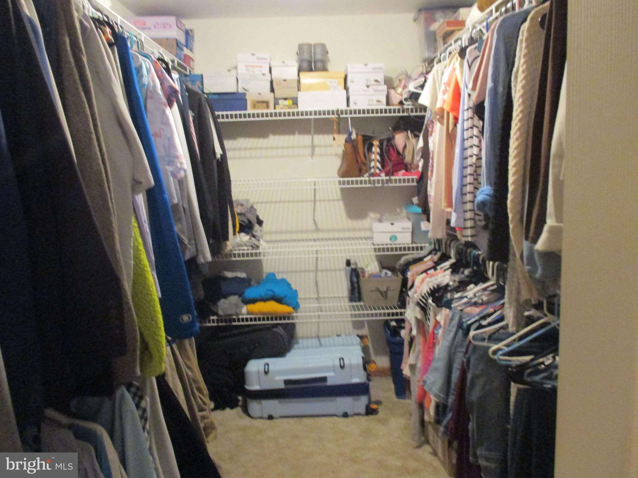 KNOBLEY VIEW - Residential