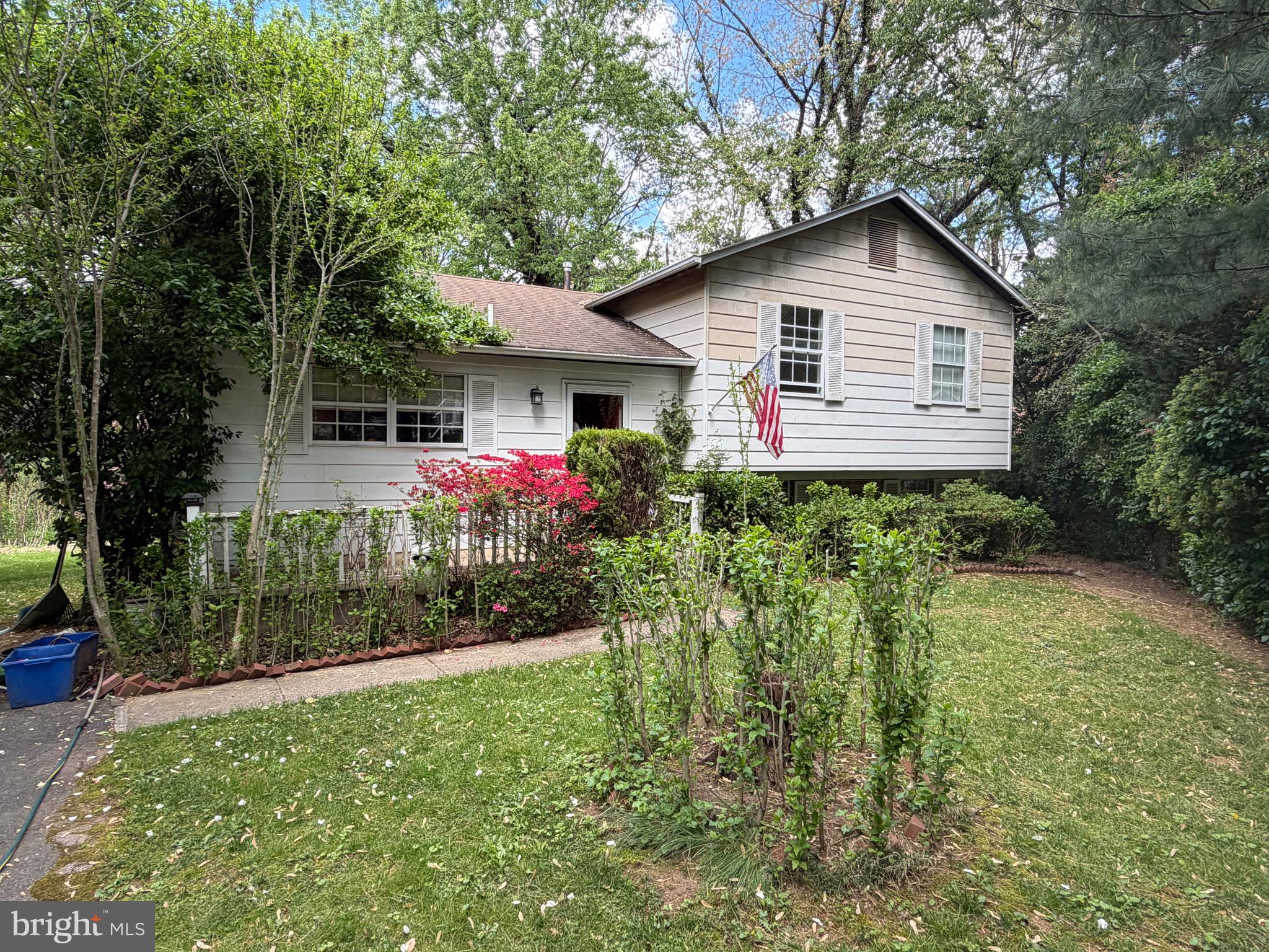 FLOWER HILL - Residential