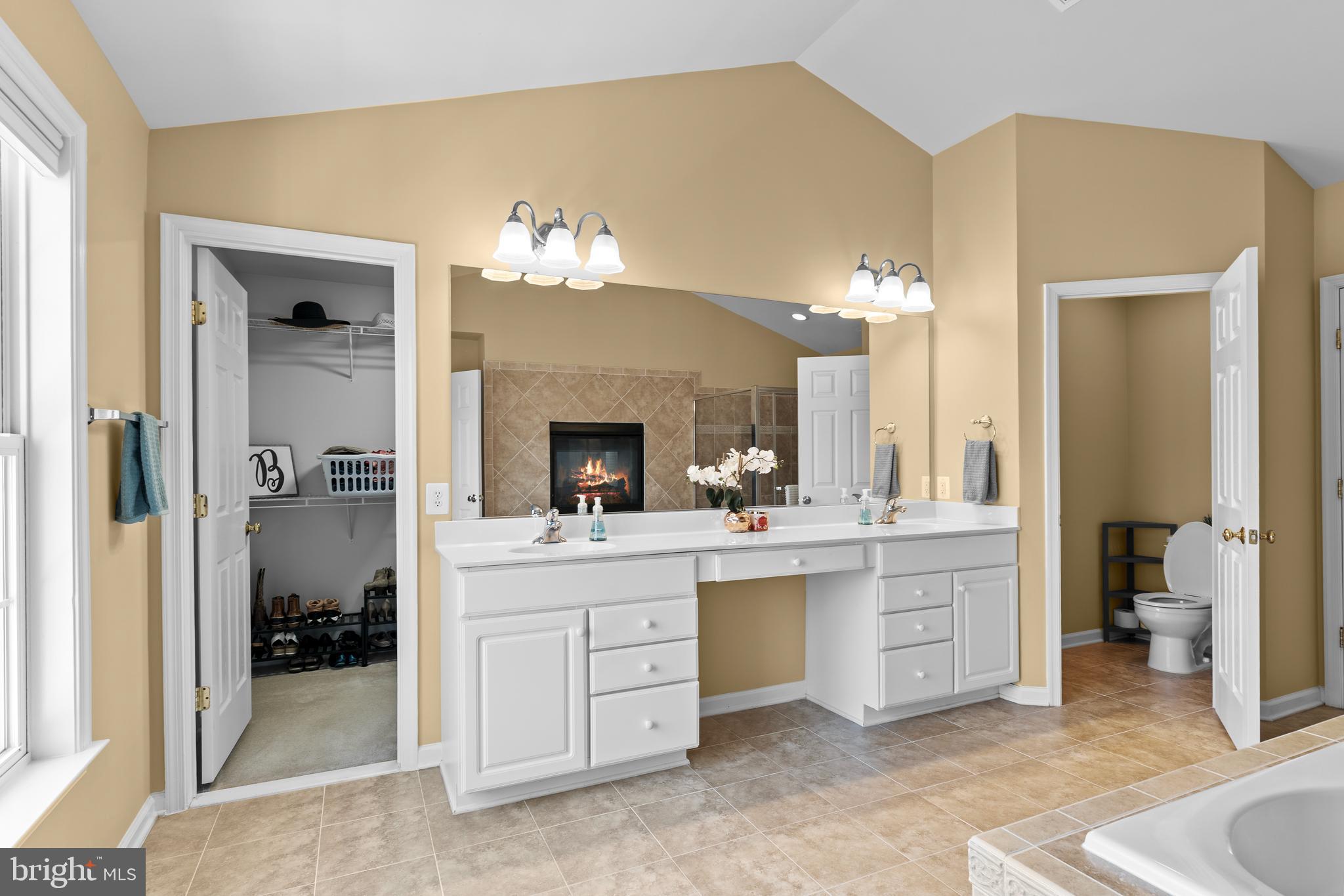 LAUREL HILL - Residential