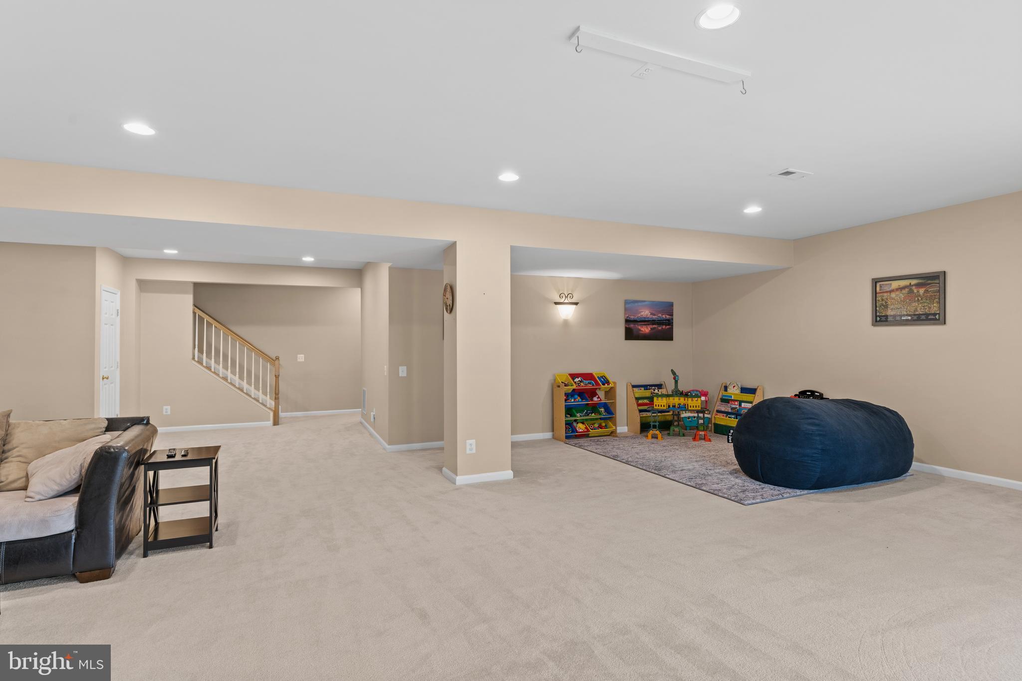 LAUREL HILL - Residential