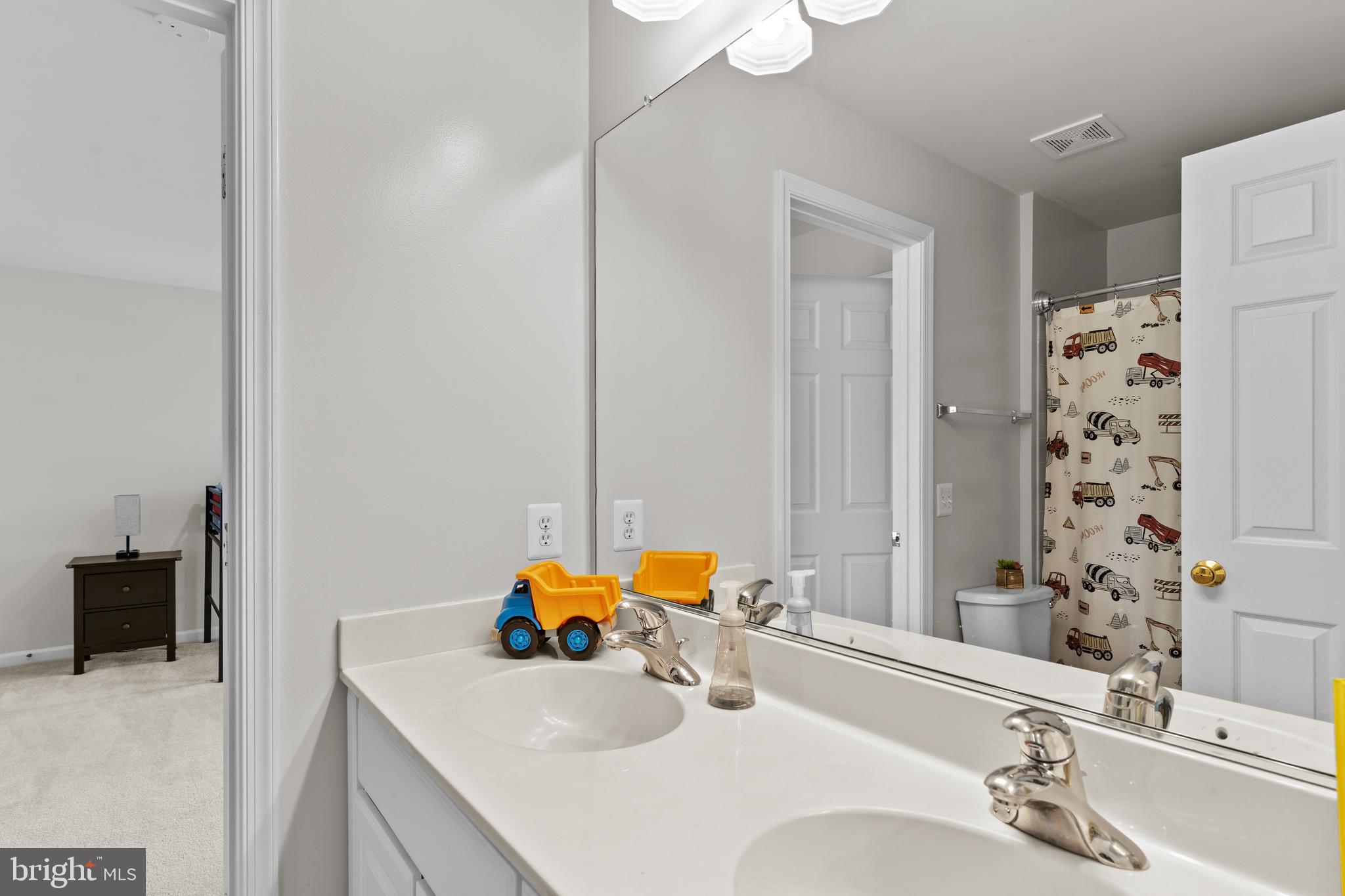 LAUREL HILL - Residential