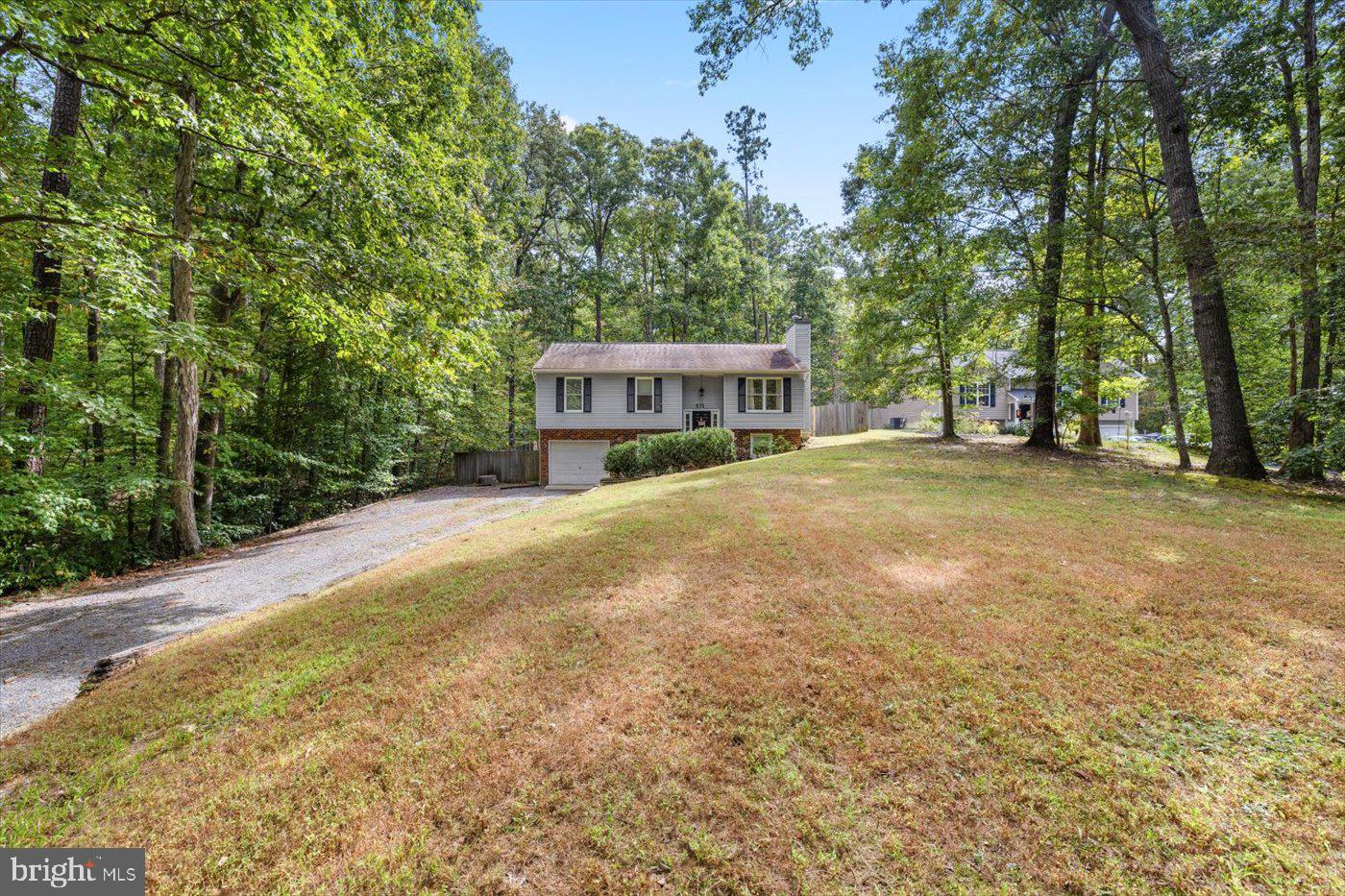 975 SWAN LANE