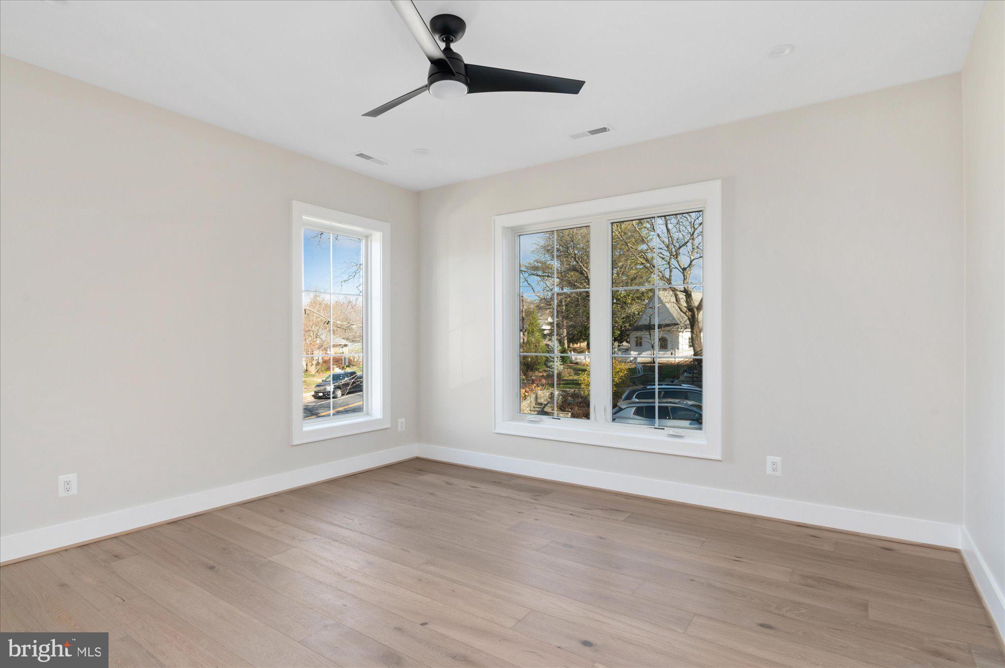 YORKTOWN - Residential