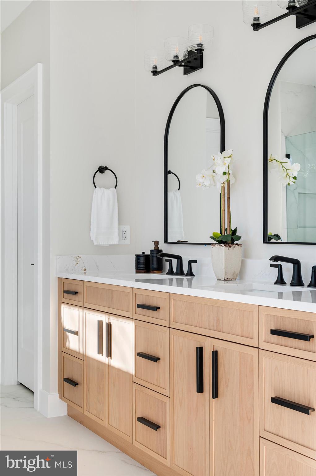 YORKTOWN - Residential