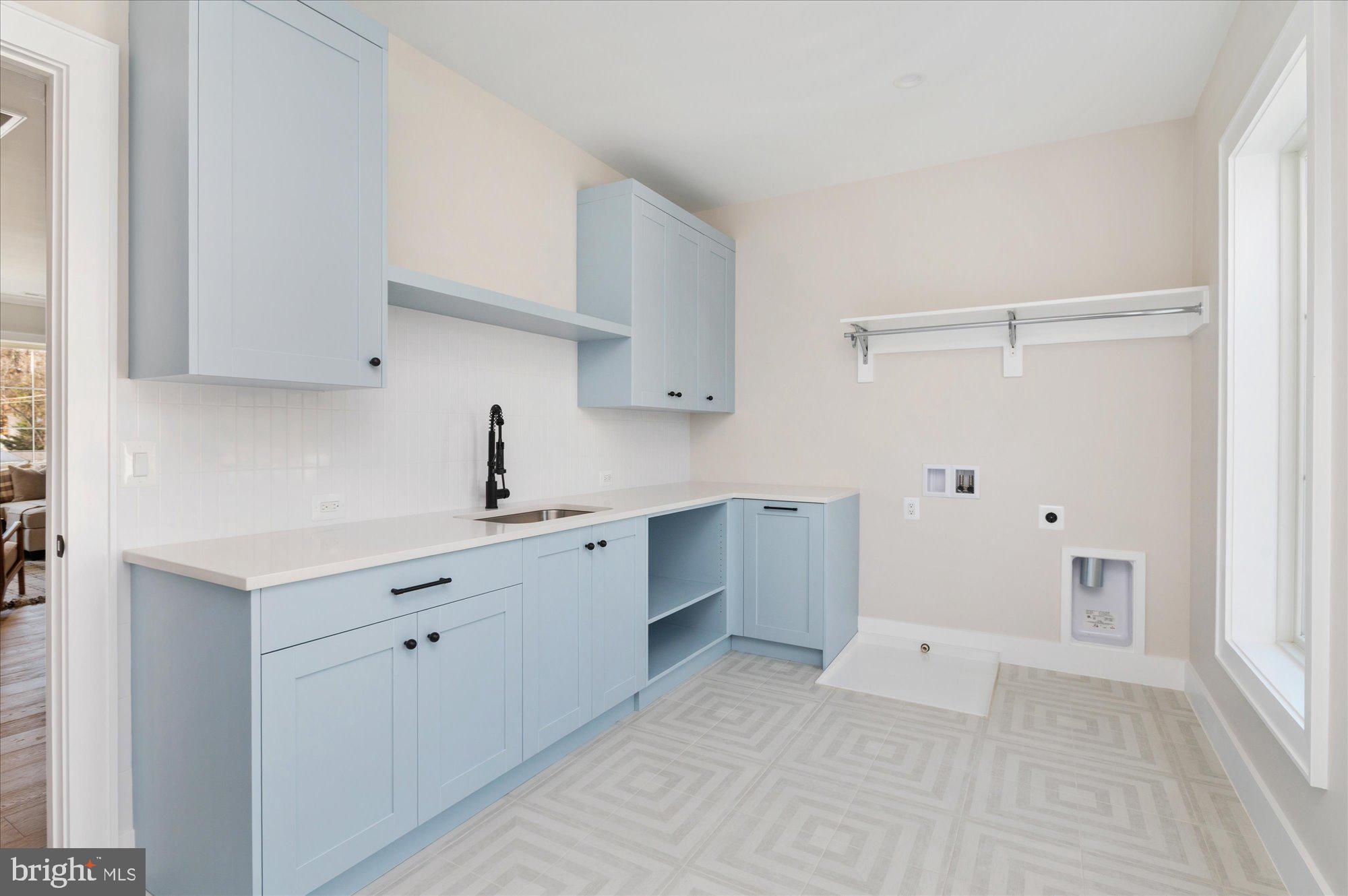 YORKTOWN - Residential