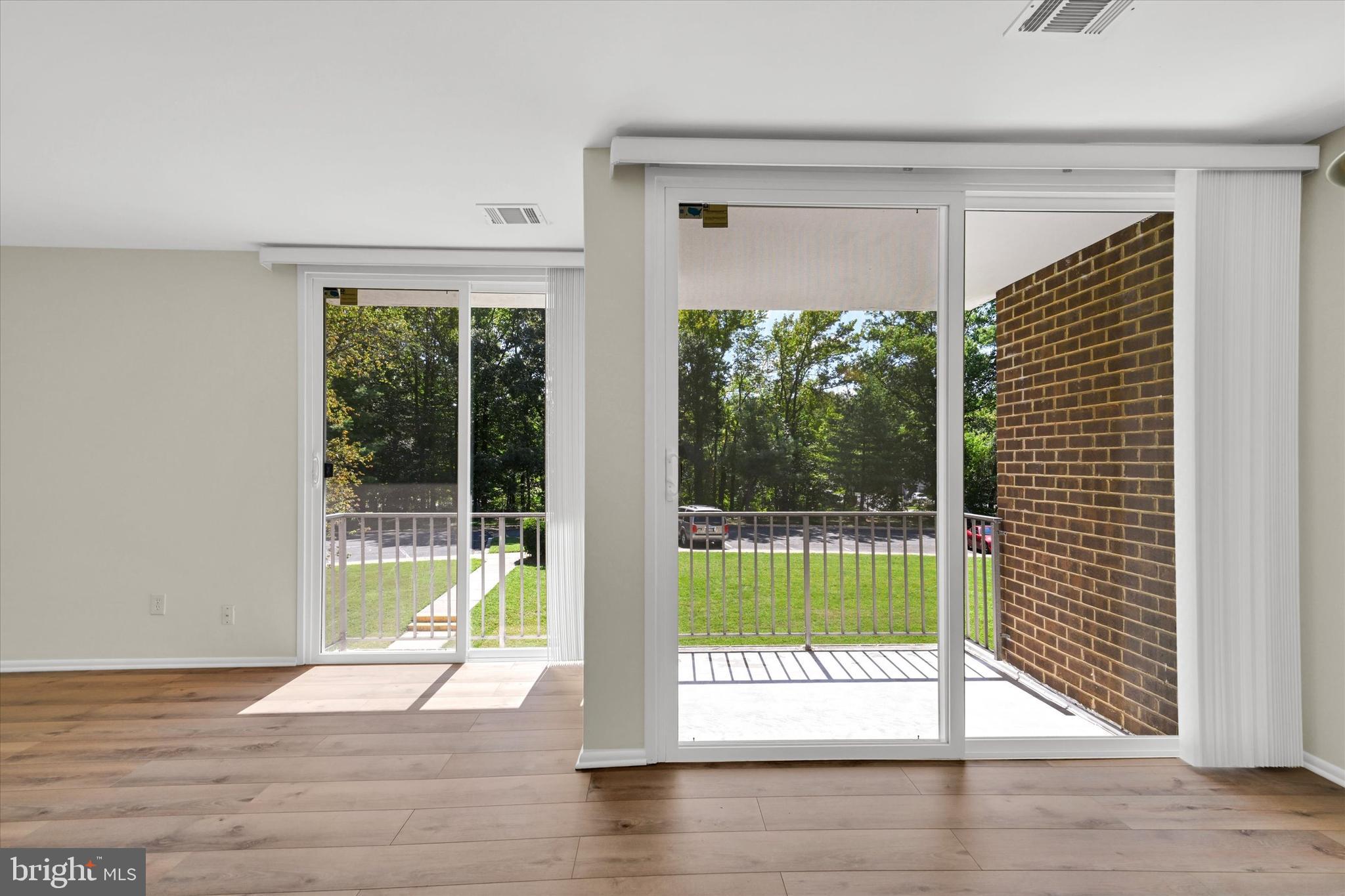 PINES CONDO 02 - Residential