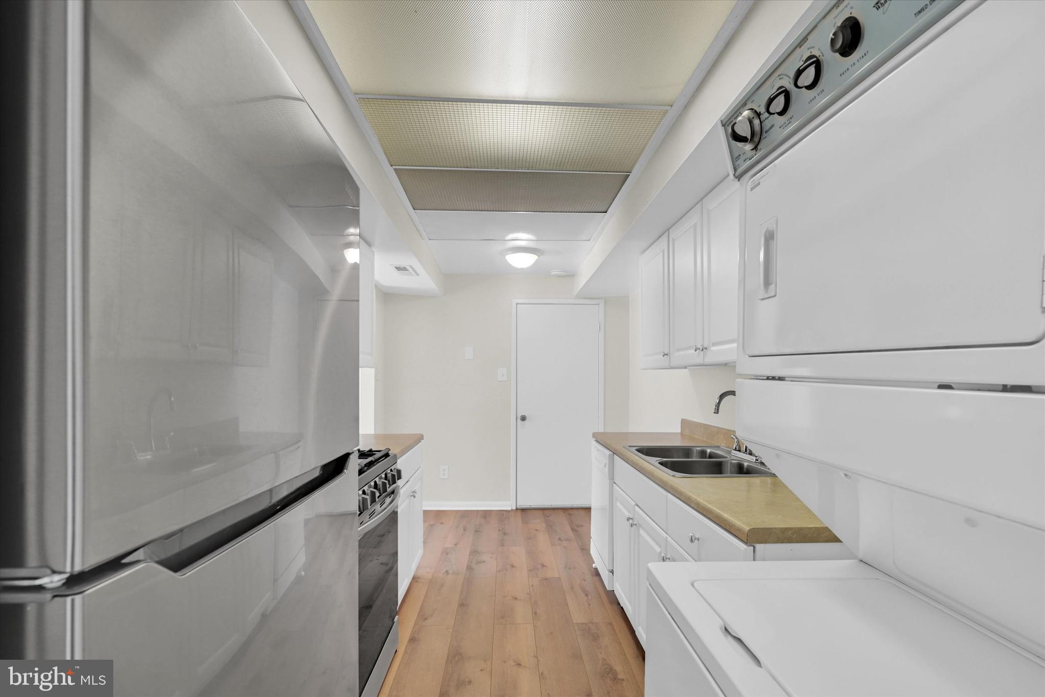 PINES CONDO 02 - Residential